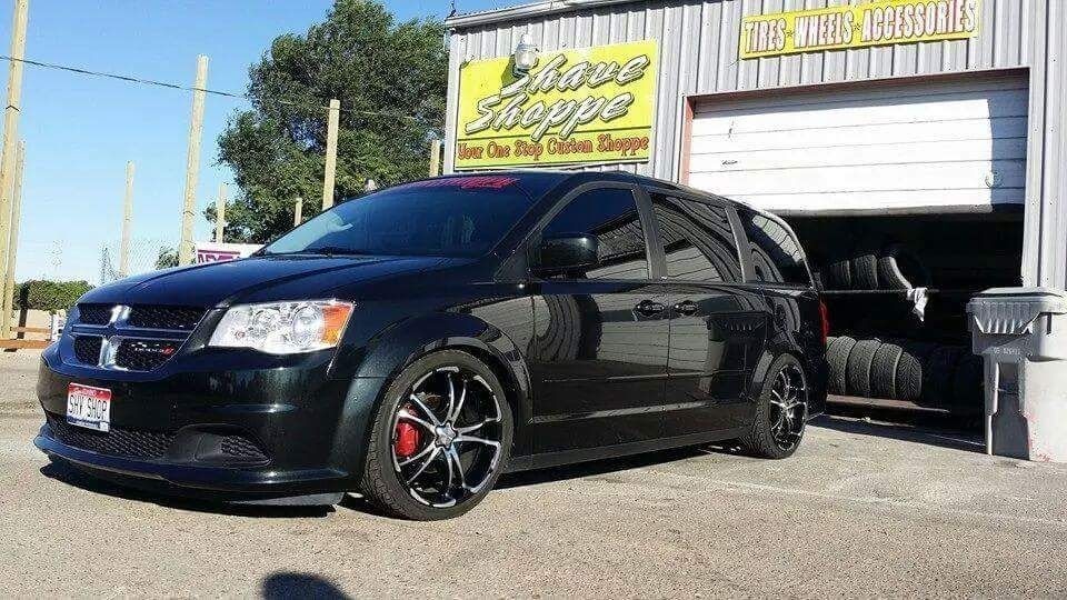 Pimped Custom Dodge Caravan - www.inf-inet.com