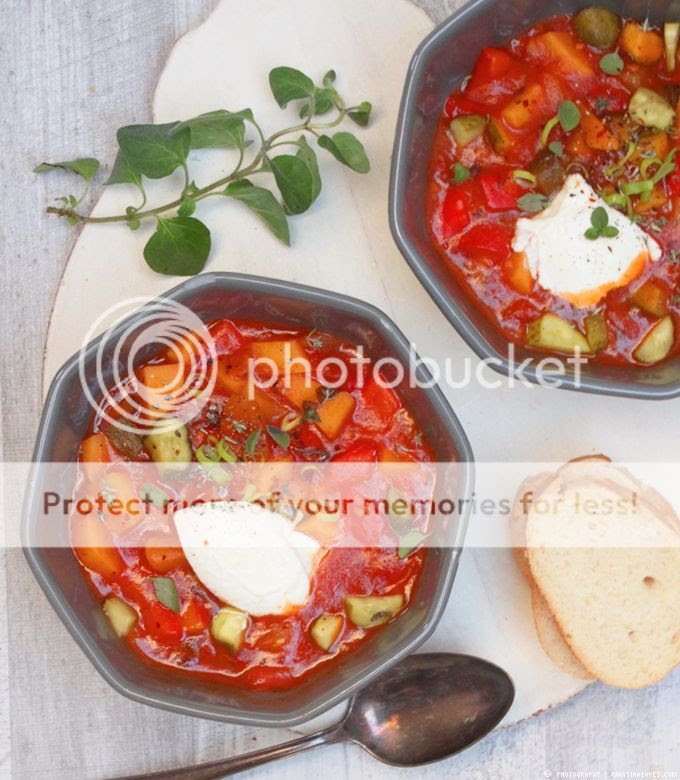 Vegetarischer Gulasch-Eintopf Soulfood gegen den Herbstblues | whatinaloves.com