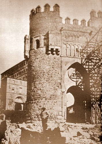 Puerta del Sol, Toledo.