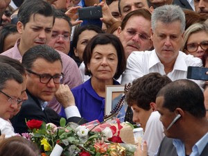 Familiares de Eduardo Campos durante velório neste domingo (17) (Foto: Lucas Liausu/Globoesporte.com)