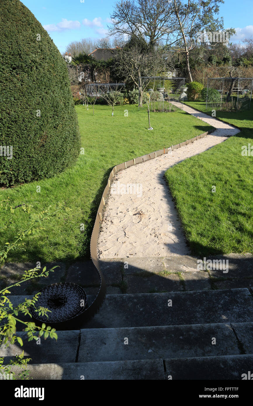 Gartenplatten Verlegen Im Rasen lueduprep