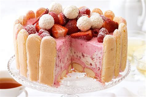 Dessert cake strawberries berries sweet food biscotti Dessert cake strawberries berries sweet food biscotti