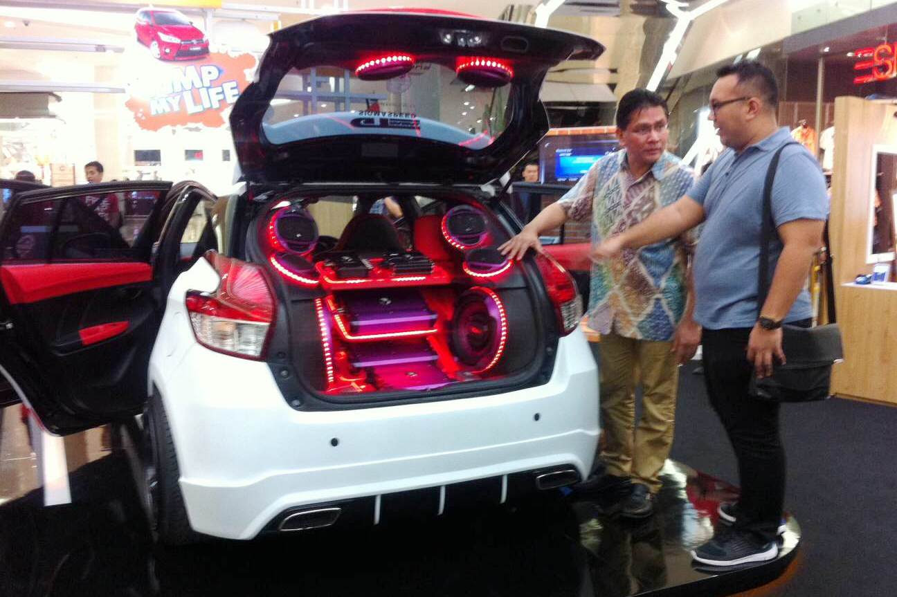 YARIS SHOW OFF Kandidat King Of Yaris Ini Tampil Di Surabaya YARIS SHOW OFF Kandidat King Of Yaris Ini Tampil Di Surabaya