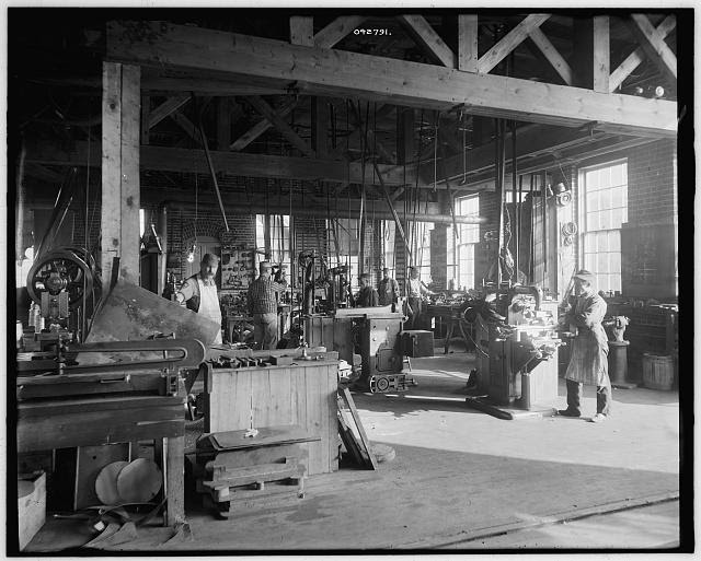 stove-factory-in-michigan-1900