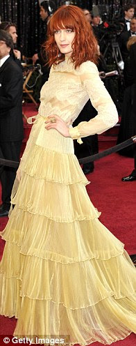 http://i.dailymail.co.uk/i/pix/2011/10/31/article-2055766-0D6659FD000005DC-93_196x496.jpg