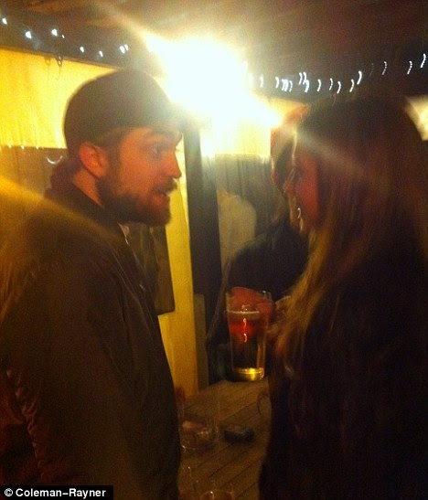 zac efron is dating