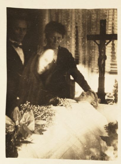 Retro Ghost Photos (22 pics) Retro Ghost Photos (22 pics)