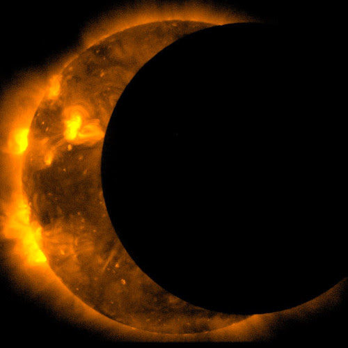  Gambar  fenomena  gerhana  matahari cincin