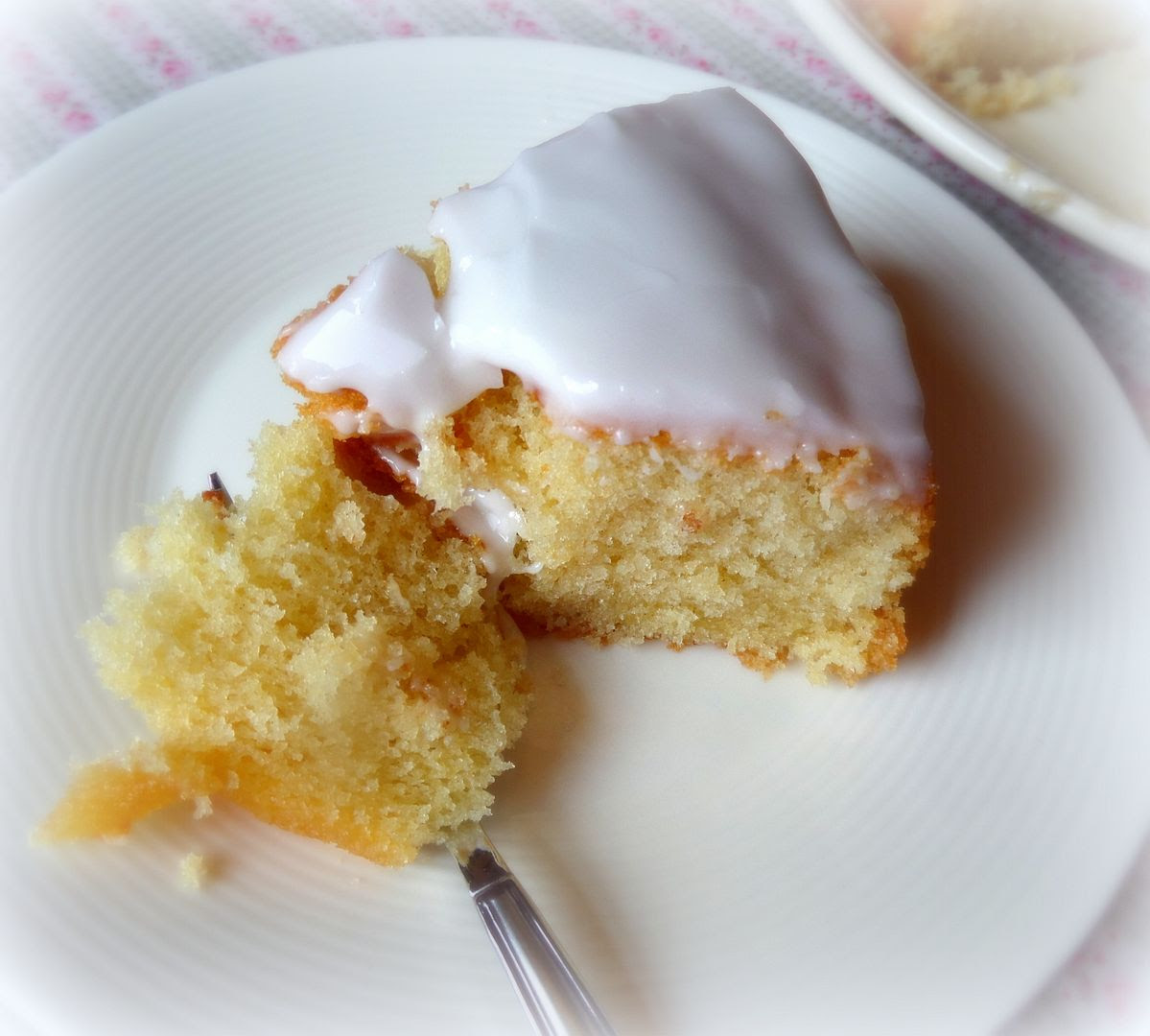 Squidgy Lemon Cake Squidgy Lemon Cake