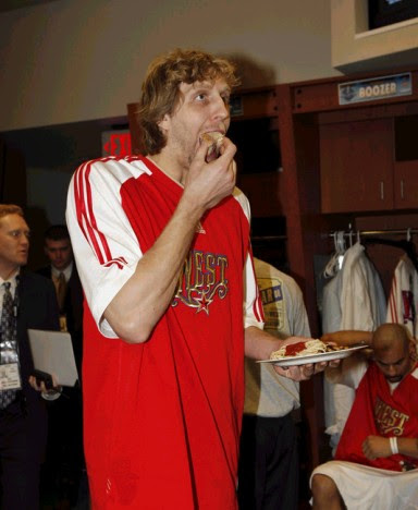 Dirk eats