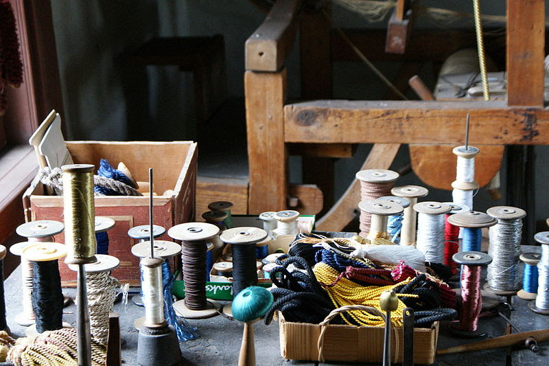 File:Turku handicraft museum threads.jpg