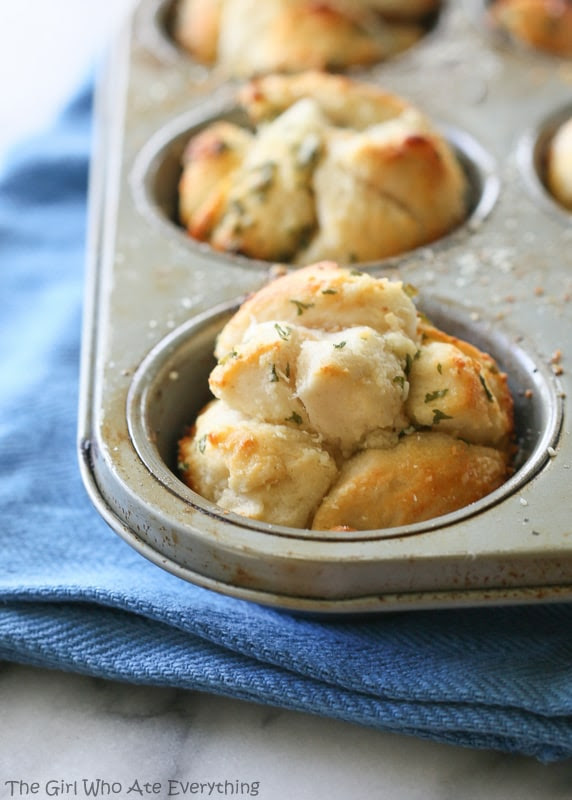 Brand new Weekly Meal Plan loaded with delicious recipes to help you plan out your week! | Ioanna's Notebook #mealplan #mealplanning #familyrecipes #recipes #familycooking Mini Garlic Monkey Bread - the-girl-who-ate-everything.com