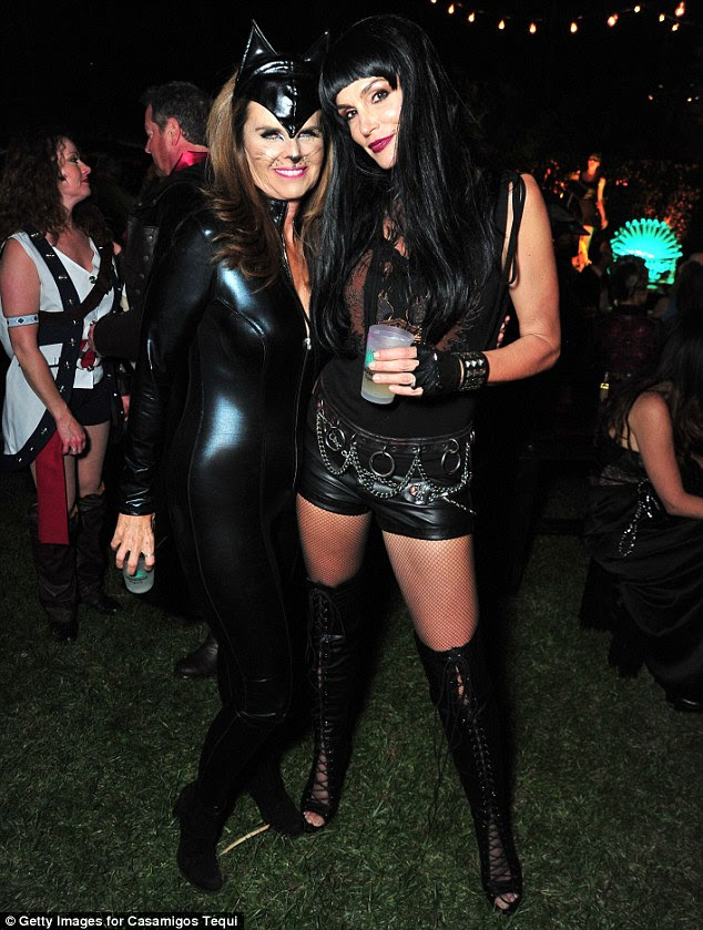 Sexy! Maria Shriver vestida como uma sensual Catwoman