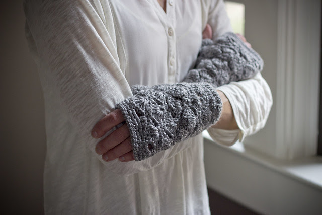 fingerless_gloves
