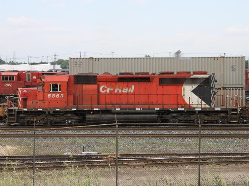 CP 5863 in Winnipeg