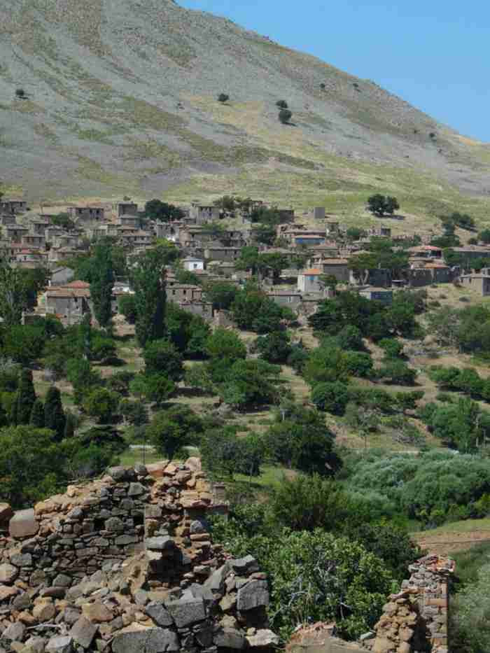 Ομογενής από την Αυστραλία δίνει ζωή στην Ίμβρο. Αναστηλώνει ερειπωμένα κτίρια και διοργανώνει εκδηλώσεις Ομογενής από την Αυστραλία δίνει ζωή στην Ίμβρο. Αναστηλώνει ερειπωμένα κτίρια και διοργανώνει εκδηλώσεις