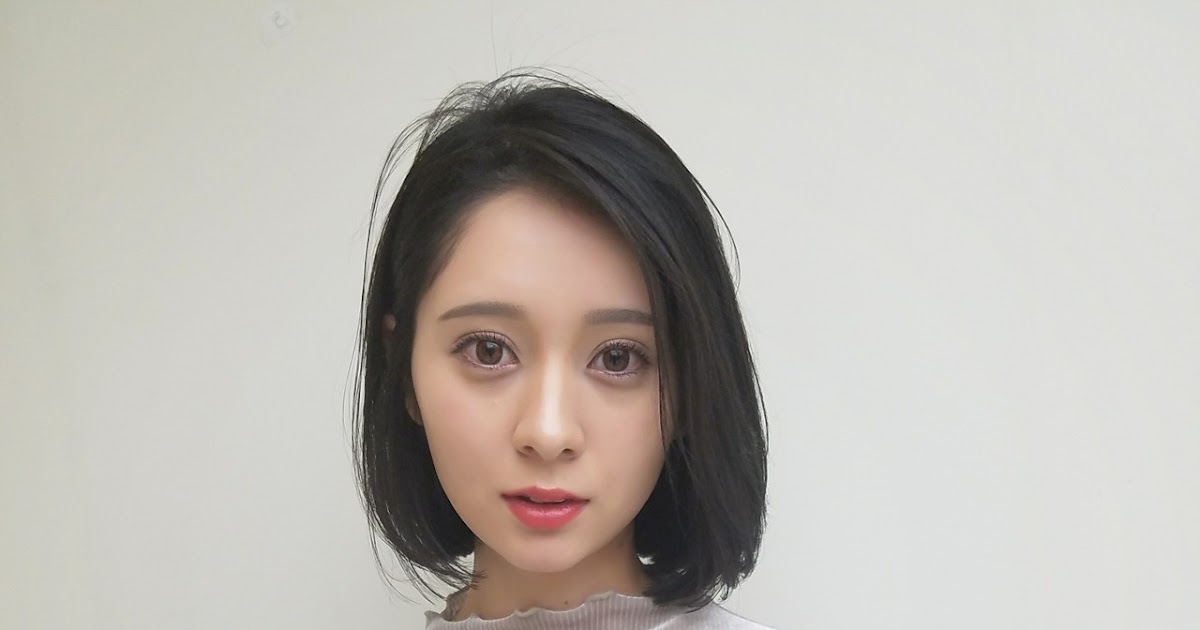 セミロング ストレート 前髪なし 外国人 Saviz Mian