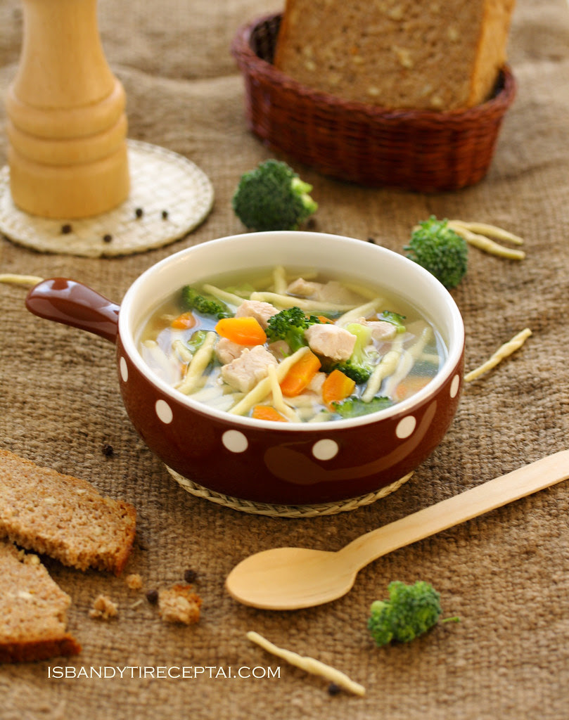Chicken soup with broccoli