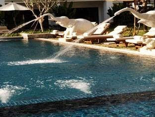 Naithonburi Pool