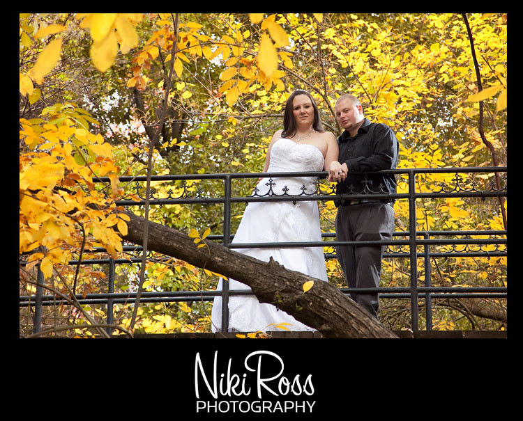 bride&groom-bridge-leaves