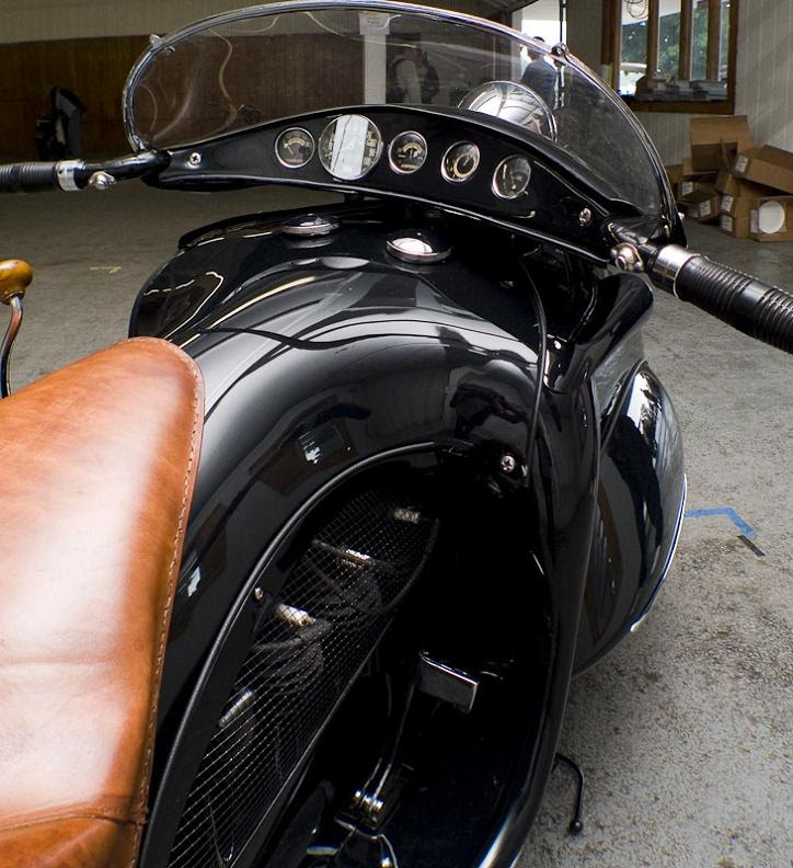 art-deco-motorbike-henderson-black art-deco-motorbike-henderson-black