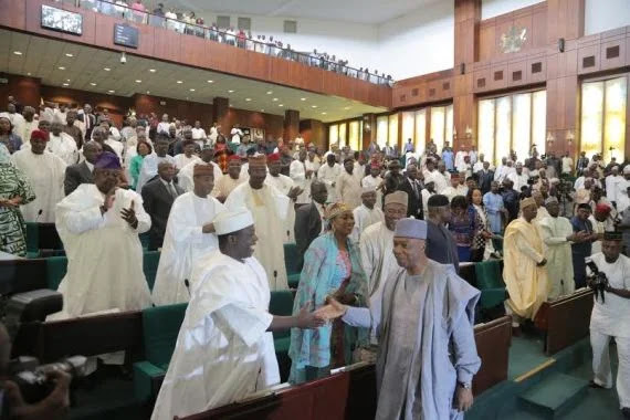 saraki hor.jpg