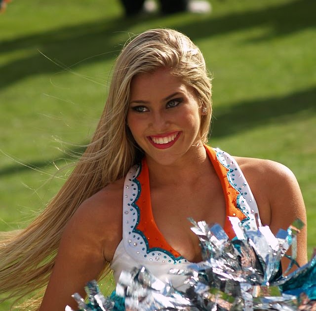 Broncos Miami Dolphins Cheerleaders â€“ Ultimate