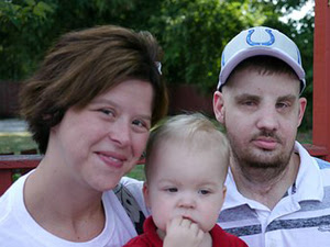 Mitch Hunter com a mulher e o filho. (Foto: BBC) Mitch Hunter com a mulher e o filho. (Foto: BBC)