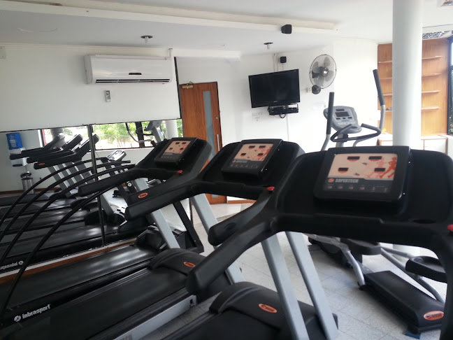 Avaliações sobre Clinos Esporte e Saúde em Porto Alegre - Academia