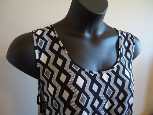 Kohl's Diamond Stripe Mixed media Apt 9 black white and gray stripe graphic sleeveless shirt