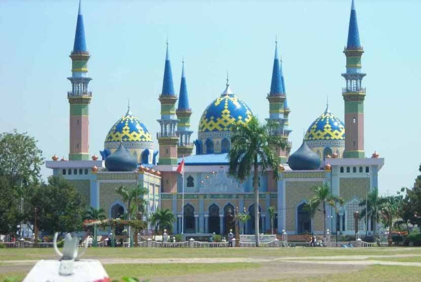 100 Foto Gambar  Masjid  Di  Indonesia  Terlihat Keren Pusat 