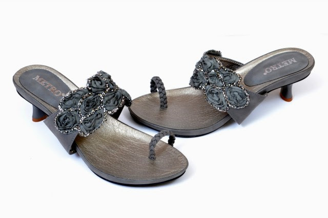 Girls-Womens-Beautiful-Casual-High-Shoes-Eid-Footwear-Collection-2013-by-Metro-Shoes-2 Girls-Womens-Beautiful-Casual-High-Shoes-Eid-Footwear-Collection-2013-by-Metro-Shoes-2