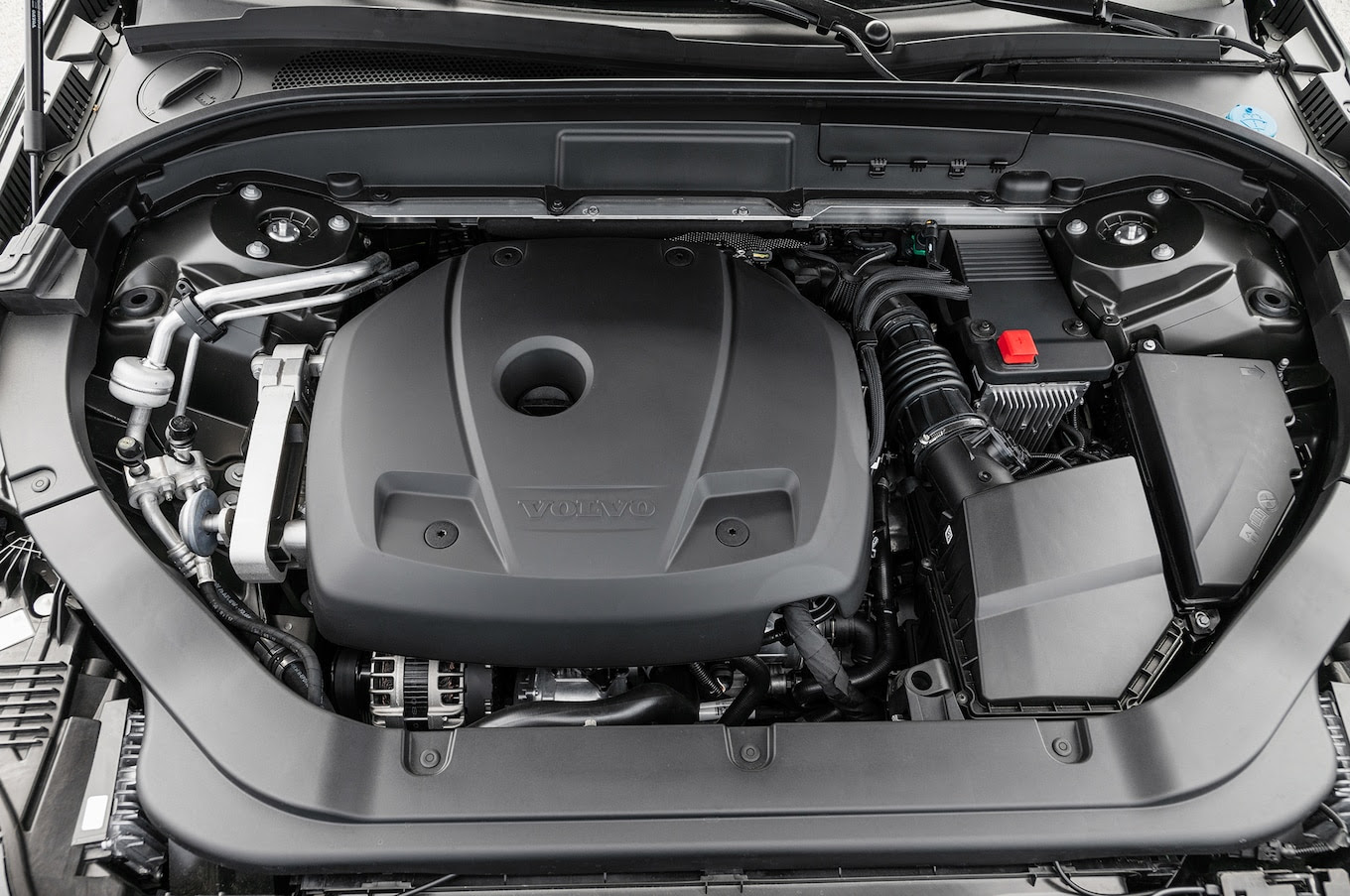 Volvo s60 двигатели. Volvo s60 t6 2020 мотор. Вольво xc60 двигатель т6. Volvo 2013 s60 двигатель. Xc60 2019 двигатель.