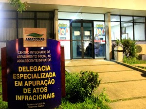 Caso foi registrado na Delegacia Especializada em Apuração de Atos Infracionais (Deaai) (Foto: Marcos Dantas/G1 AM)