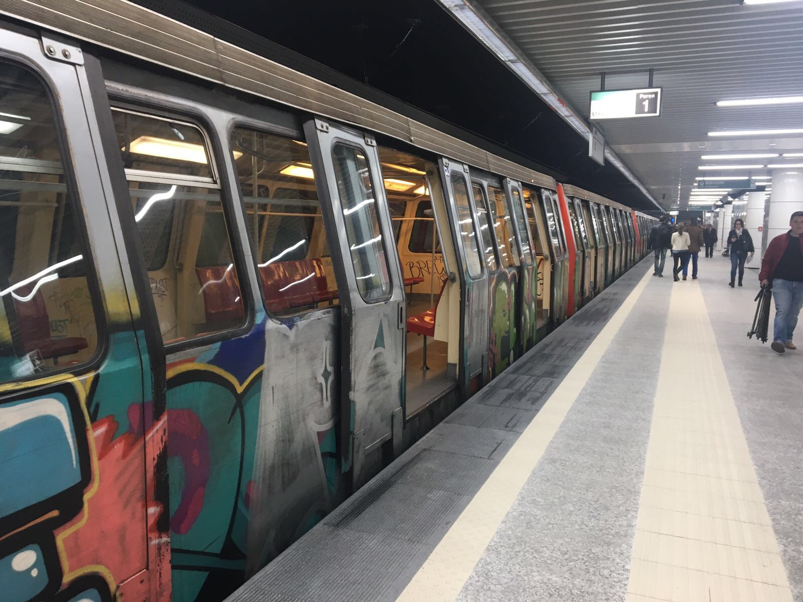 поезд метро в сша