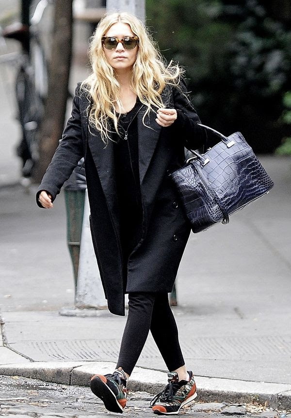 Olsens Anonymous: ASHLEY: OUT IN NYC