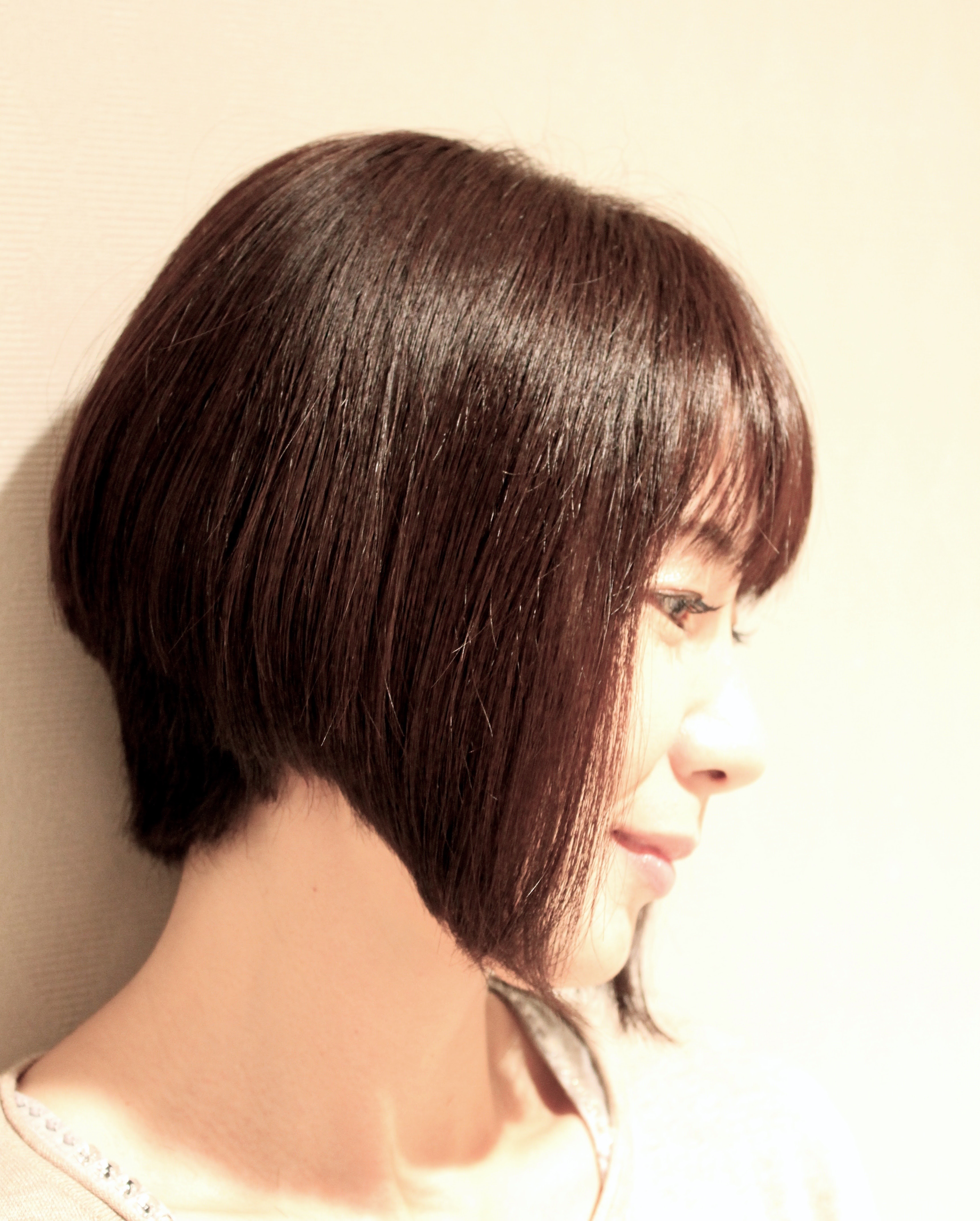 ボブ ストレート 後ろ姿