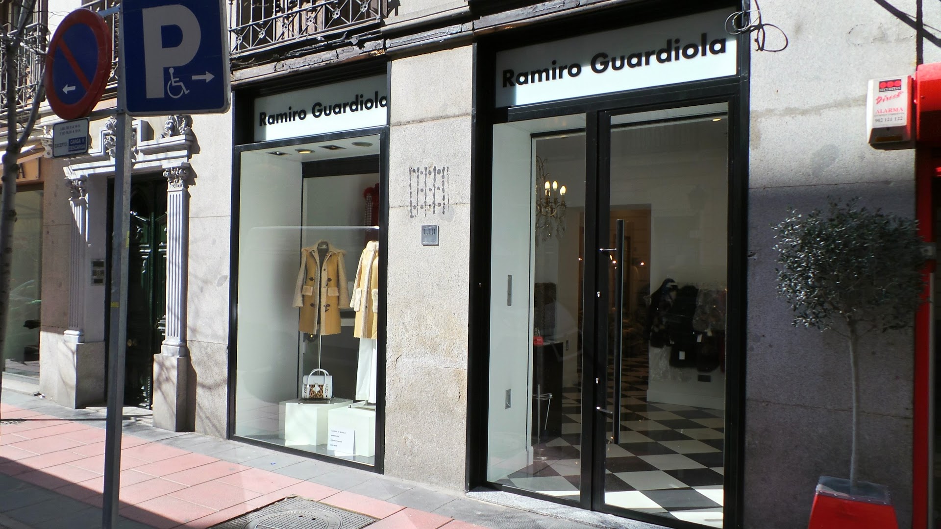 Peletería Ramiro Guardiola, Moda Chic abrigos de piel, transformaciones, arreglos, Peletería Online. En Madrid.