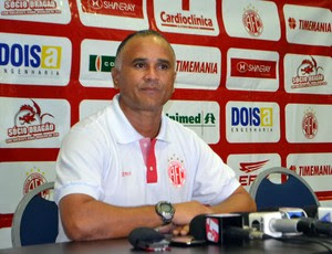 Oliveira Canindé, técnico do América-RN (Foto: Jocaff Souza)