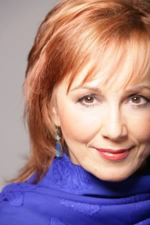 RoseannaVitro300x450.jpg