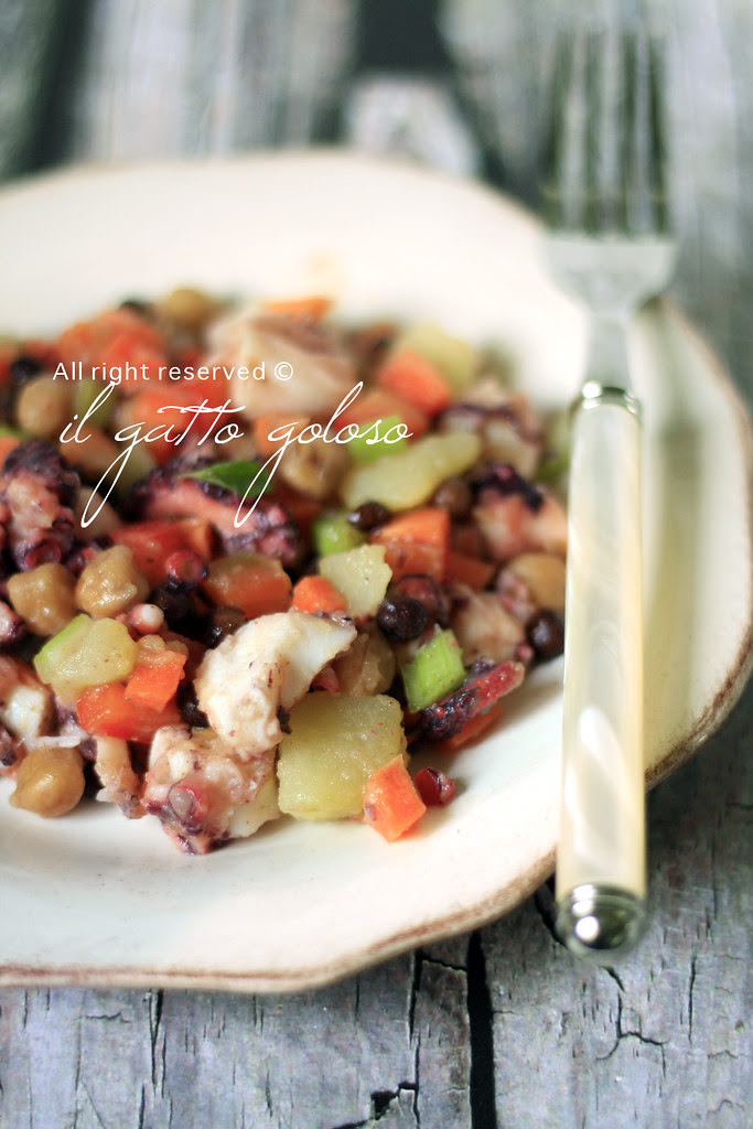 insalata di polpo con ceci, roveja e verdurine