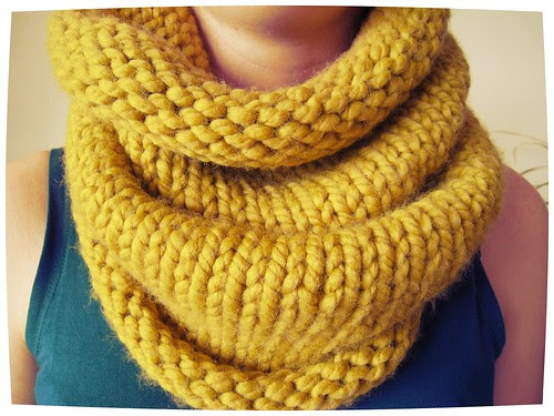 Chunky mustard snood