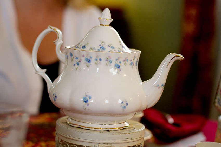 blue tea pot