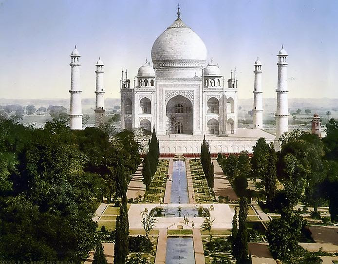 the gardens of the Taj Mahal the gardens of the Taj Mahal