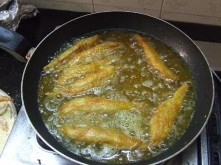 Frying Bombay Ducks