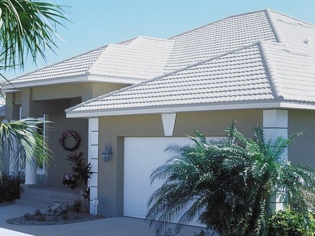 Exterior Paint Colors For House With Red Tile Roof / Benjamin Moore