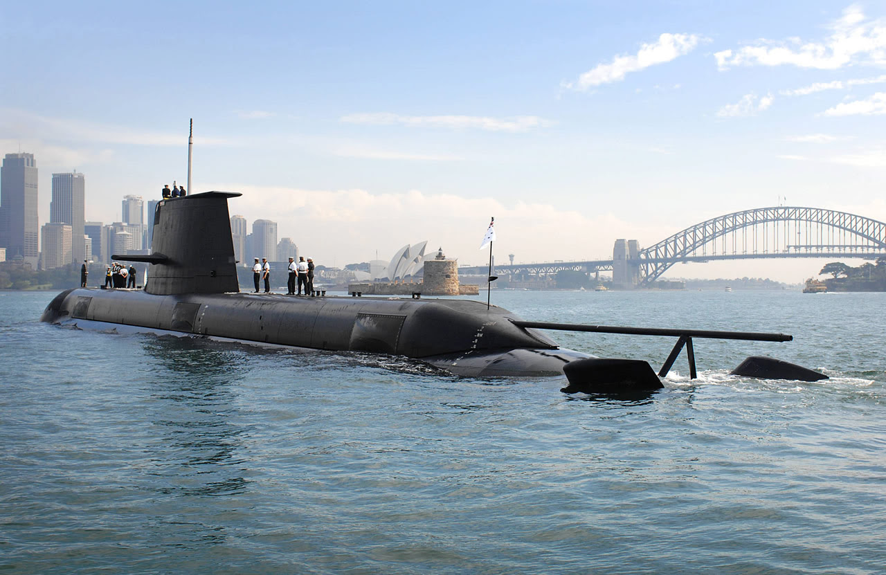http://media.defenceindustrydaily.com/images/SHIP_SSK_Collins_HMAS_Waller_Sydney_lg.jpg