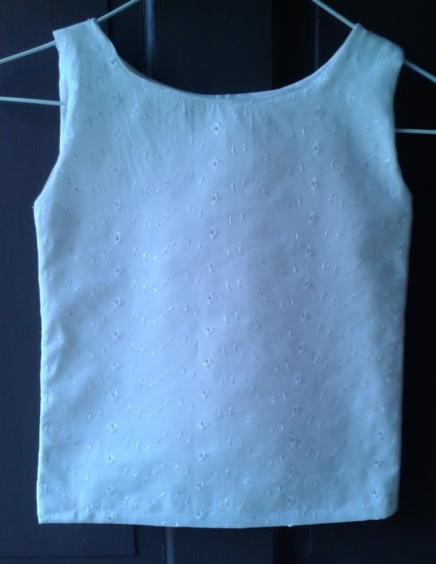 Stacy Sews and Schools: Eyelet Tank Tutorial