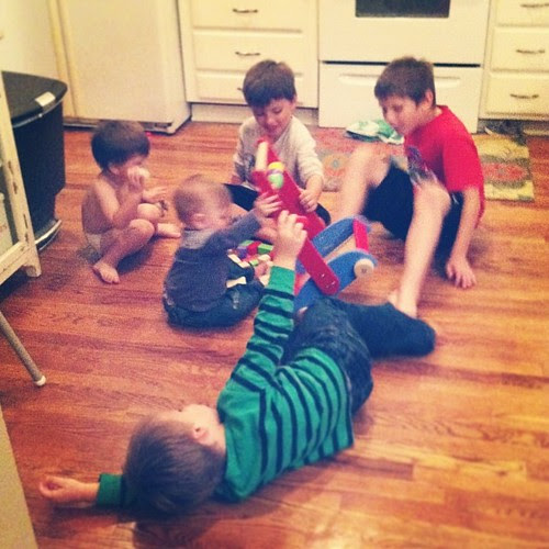 8:13pm {brotherly love} #griffinjustin #happybirthday #maxwelljared #evanjohn #liamedward #declanpaul #brothers #oneyearold #myboys #swansoncasa