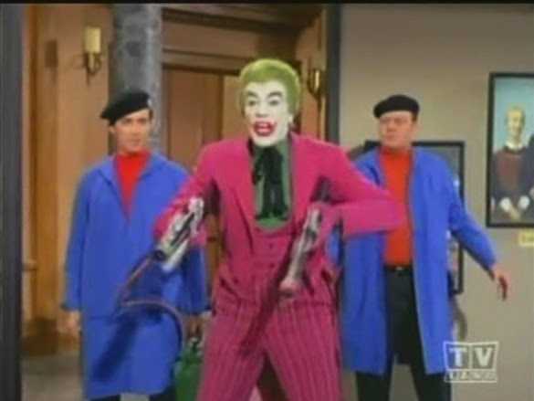'Nobody move or I'll chop Picasso up into leetle cubes!' Harley Quinn